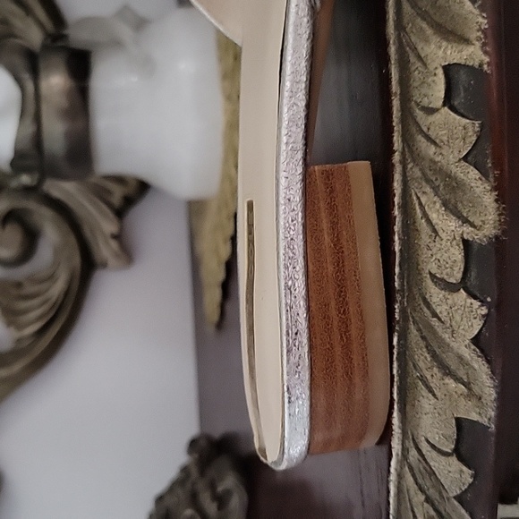 Slippers - Picture 3 of 4